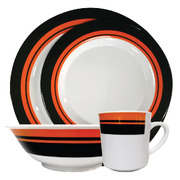 Wildtrak 16 Piece Melamine Dinner Set